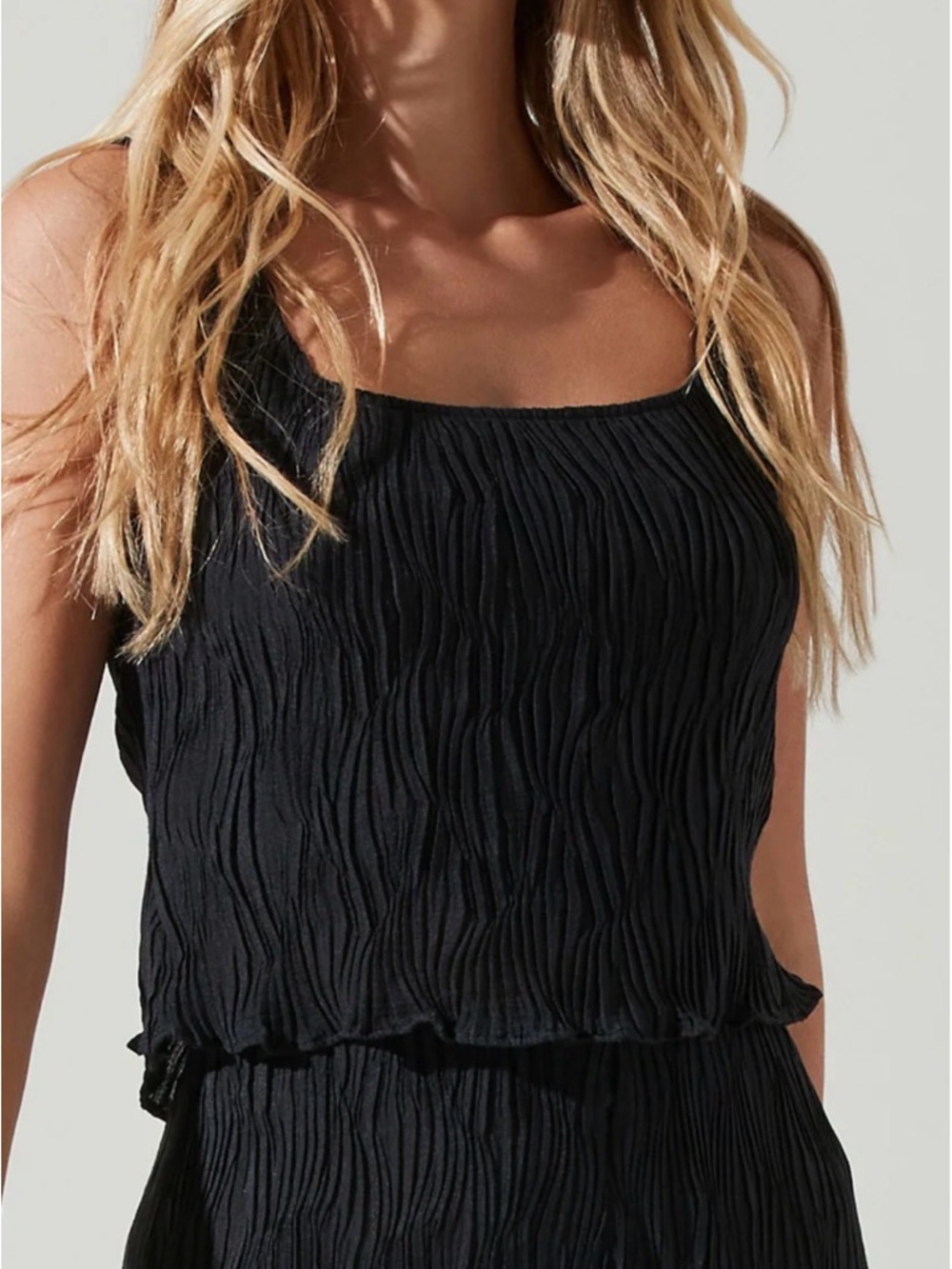 Astr The Label Janesa Sleeveless Crinkle Tank Top
